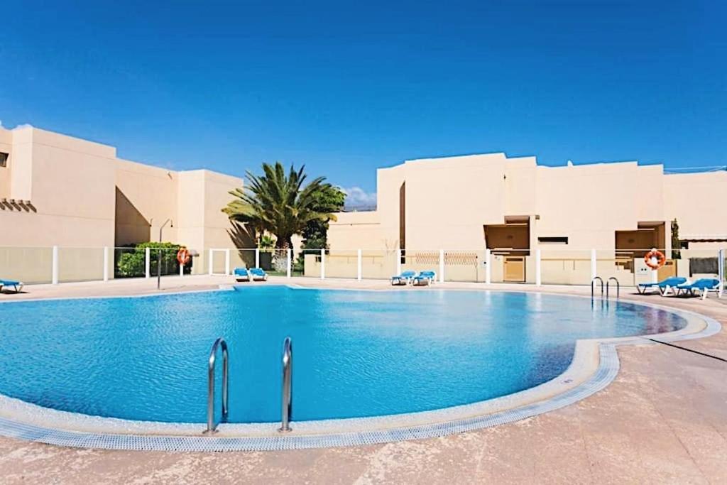 Bungalow with 2 bedrooms, Playa la Tejita El Medano  Bagian luar foto