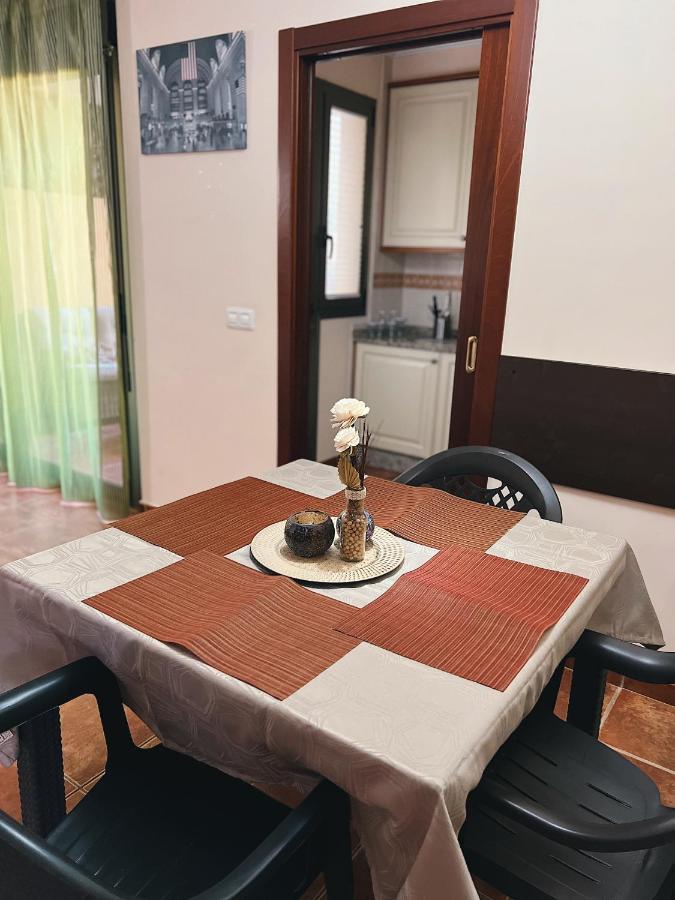 Bungalow with 2 bedrooms, Playa la Tejita El Medano  Bagian luar foto