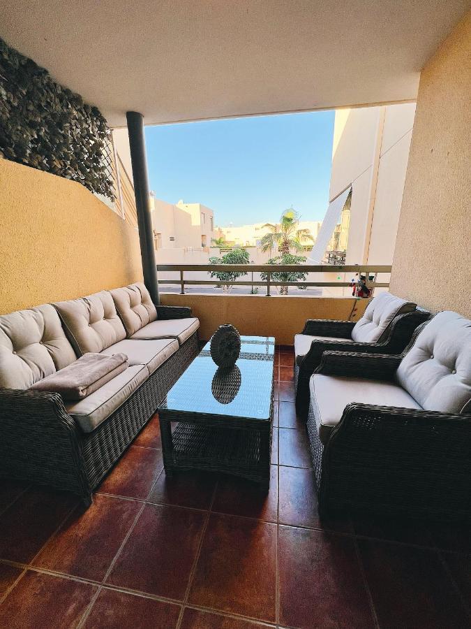 Bungalow with 2 bedrooms, Playa la Tejita El Medano  Bagian luar foto